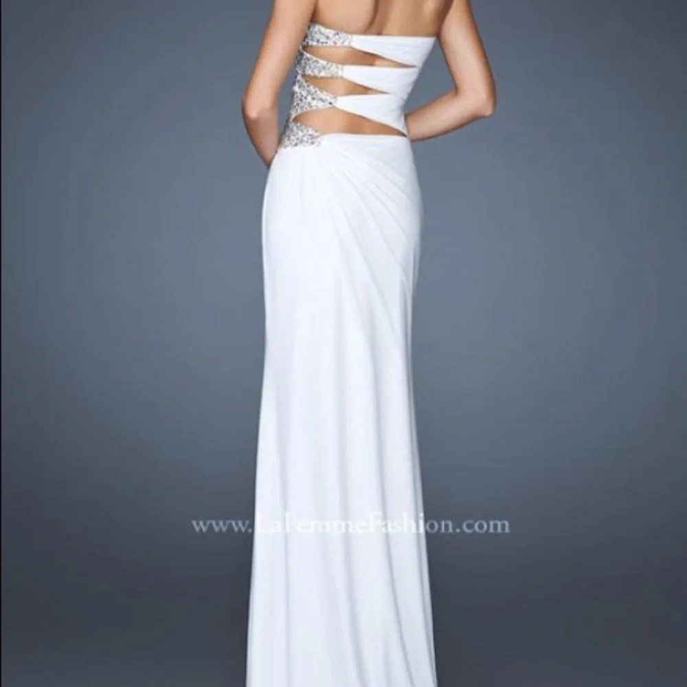 LA FEMME STRAPLESS GOWN W/ SIDE LEG SLIT - Picture 2 of 8